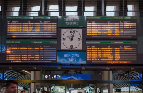 ep archivo   imagen del panel informativo de la estacion de trenes de santa justa de sevilla anuncia