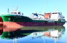 ep archivo la gabarra hibrida de cepsa para el suministro de combustible marino ep archivo la gabarra hibrida de cepsa para el suministro de combustible marino