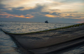 ep archivo   redes de pesca en el mar cantabrico para recoger anchoas