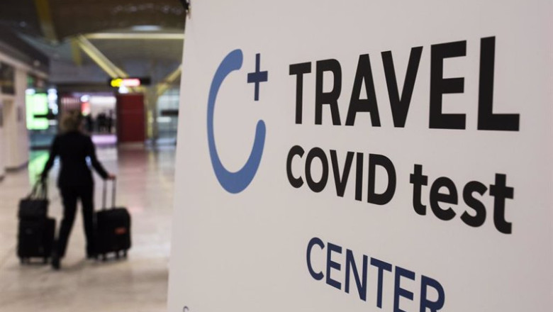 ep archivo un cartel en el que se lee travel covid test center en la terminal t4 del aeropuerto ep archivo un cartel en el que se lee travel covid test center en la terminal t4 del aeropuerto