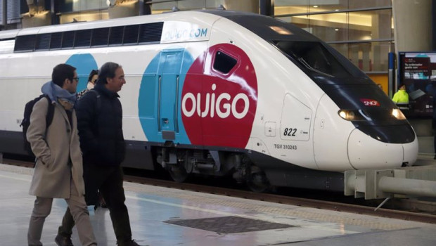 ep archivo un tren de alta velocidad ouigo a su llegada a la estacion maria zambrano ep archivo un tren de alta velocidad ouigo a su llegada a la estacion maria zambrano