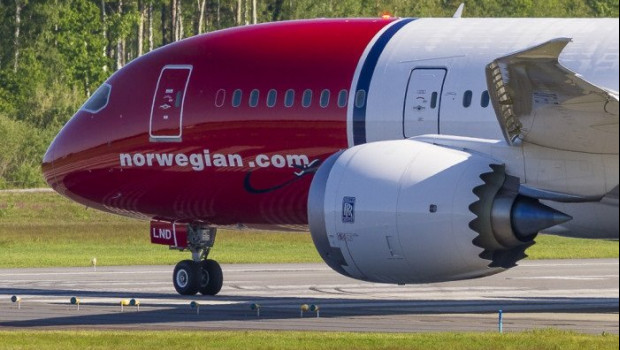 ep avion de la aerolinea de bajo coste europea norwegian