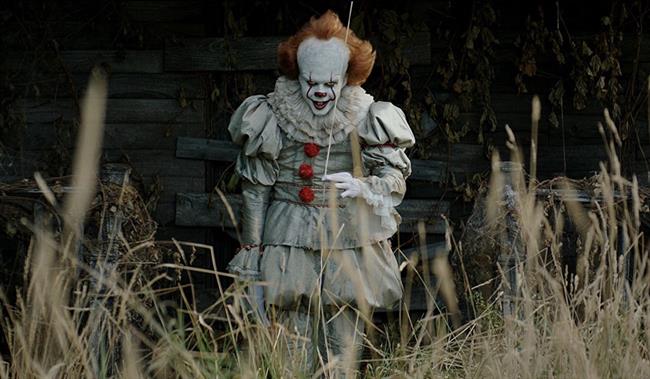 Bill Skarsgard en 'It' | WARNER BROS. ep bill skarsgard en it