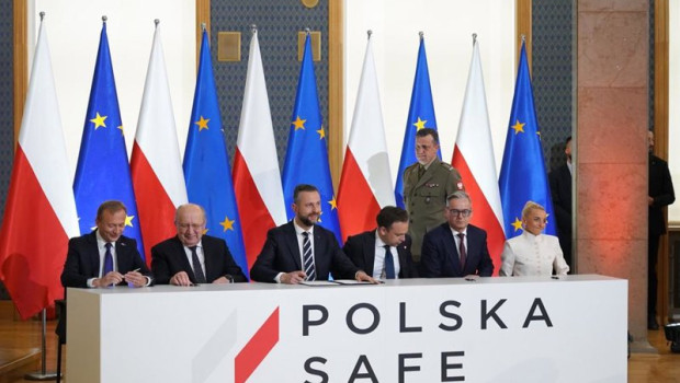 ep comisarios de la ue y ministros de polonia firman el acuerdo de prestamo safe de polonia