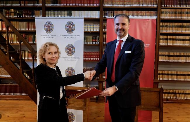 De las Mercedes y Calleja en la firma del convenio | UPSA ep demercedescallejala firmaconvenio