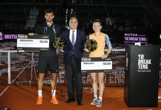 Dimitrov y Simona Halep, campeones del Mutua Charity Tie Break Tens | TWITTER.COM/MUTUAMADRIDOPEN ep dimitrovsimona halep campeonesmutua charity tie break tens