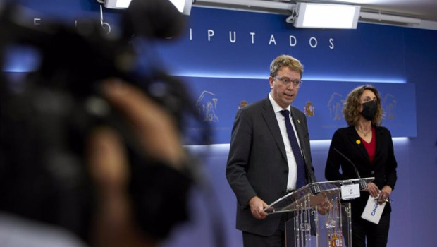 ep el diputado del pdecat ferran bel y la candidata de este partido a la presidencia de la