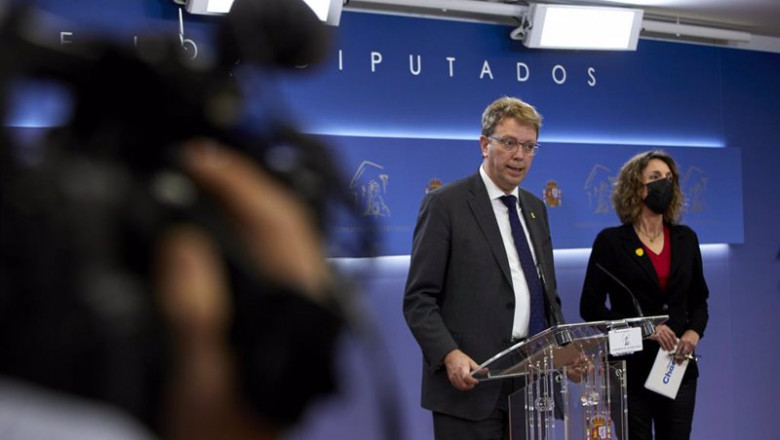 ep el diputado del pdecat ferran bel y la candidata de este partido a la presidencia de la
