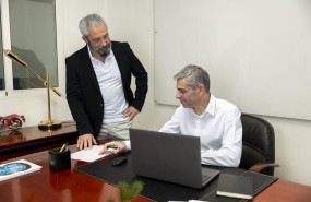 ep el director de gravitad y ceo de cognitfy francisco carballo sentado en su despacho de las palmas