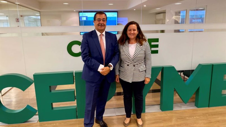 ep el presidente del observatorio de la morosidad luis collado con la directora de politica ep el presidente del observatorio de la morosidad luis collado con la directora de politica