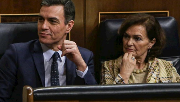 ep el presidente pedro sanchez y la vicepresidenta carmen calvo en el pleno del congreso