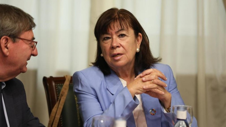 El senador del PSOE y secretario primero de la Mesa del Senado, Fernando Martínez y la vicepresidenta primera del Senado y portavoz de la Mesa del Senado, Cristina Narbona, durante la Mesa del Senado, en Madrid (España), a 10 de septiembre de 2019. | Marta Fernández Jara - Europa Press ep el senador del psoe y secretario primero de la mesa del senado fernando martinez y la
