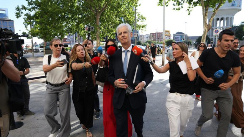 El vicepresidente de la Sociedad Estatal de Participaciones Industriales (SEPI), Bartolomé Lora (c), a su llegada a los juzgados de Plaza Castilla, a 3 de julio de 2026, en Madrid (España). | Eduardo Parra - Europa Press ep el vicepresidente de la sociedad estatal de participaciones industriales sepi bartolome lora c a