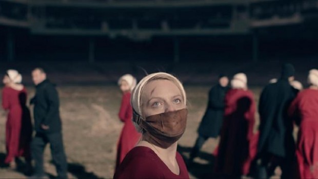 ep elizabeth mossthe handmaids tale