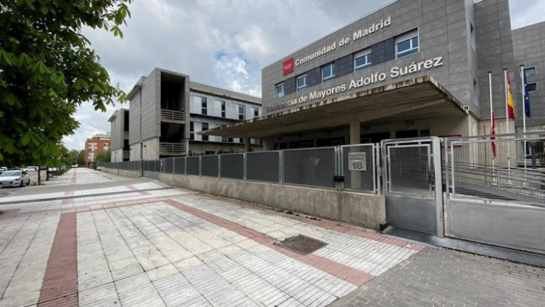 ep fachada de la residencia de ancianos adolfo suarez de madrid a la que efectivos del samur y ep fachada de la residencia de ancianos adolfo suarez de madrid a la que efectivos del samur y