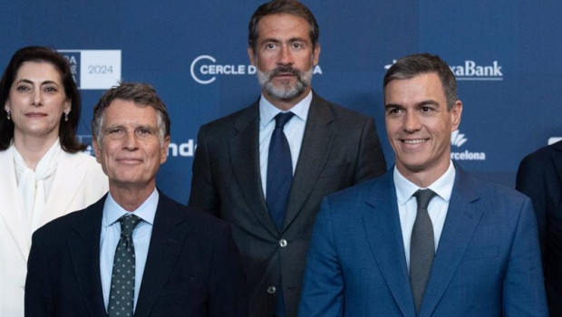 ep i d en la primera fila el presidente del cerce deconomia jaume guardiola y el presidente del