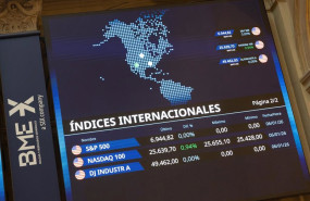 ep interior del edificio de la bolsa a 7 de enero de 2026 en madrid espana la cotizacion de los