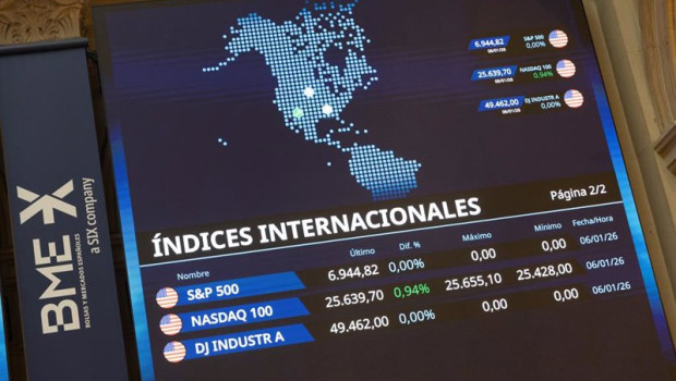 ep interior del edificio de la bolsa a 7 de enero de 2026 en madrid espana la cotizacion de los