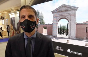 ep javier rodriguez palacios alcalde de alcala de henares en el estand del municipio en fitur