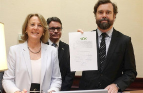 ep la diputada de vox lourdes mendez-monasterio y el portavoz de vox en el congreso ivan espinosa de