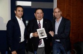ep luis rubiales victoriano sanchez arminio carlos velasco carballo rfef