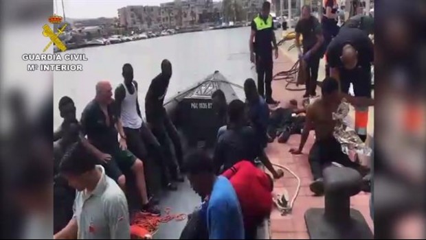 ep rescatelos inmigrantesla guardia civil