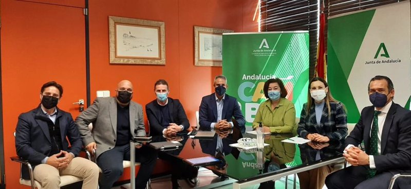 Responsables de las empresas se reúnen con la delegada de Desarrollo Sostenible. | ENAGÁS ep responsables de las empresas se reunen con la delegada de desarrollo sostenible