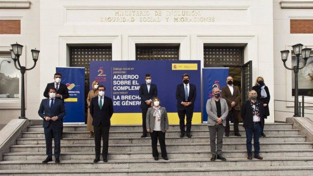 ep archivo   el ministro de inclusion seguridad social y migraciones jose luis escriva se reune con