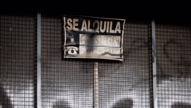 ep archivo   un cartel anuncia un alquiler a 9 de enero de 2024 en madrid espana