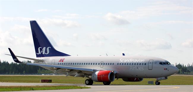ep boeing 737-700 scandinavian airlines norge
