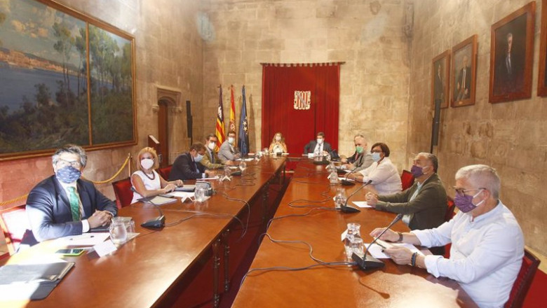 ep celebracion de la mesa de dialogo social en la sede de la presidencia del govern balear en palma ep celebracion de la mesa de dialogo social en la sede de la presidencia del govern balear en palma