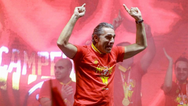ep el entrenador de la seleccion nacional de baloncesto sergio scariolo celebra su triunfo con todos