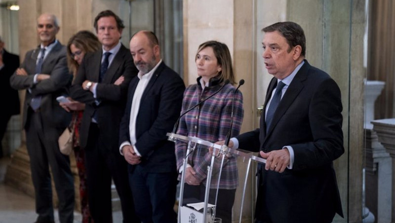 ep el ministro de agricultura pesca y alimentacion luis planas ofrece una rueda de prensa tras su ep el ministro de agricultura pesca y alimentacion luis planas ofrece una rueda de prensa tras su