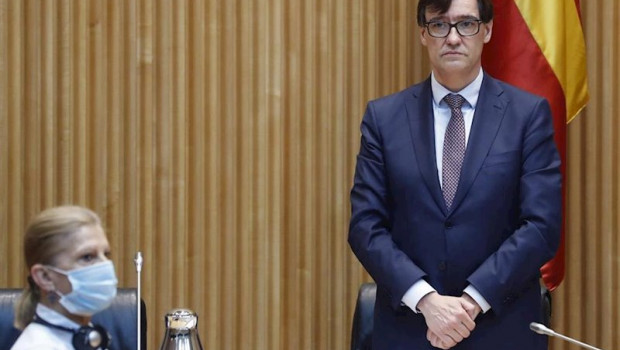 ep el ministro de sanidad salvador illa guarda un minuto de silencio por las victimas de la pandemia