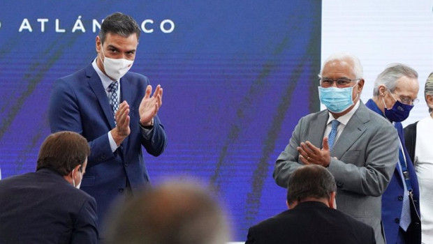 ep el presidente del gobierno pedro sanchez i y su homologo de portugal antonio costa d participan