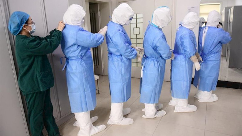 Imagen de personal sanitario en China. | Zhang Wenkui/SIPA Asia via ZUMA / DPA ep imagen de personal sanitario en china