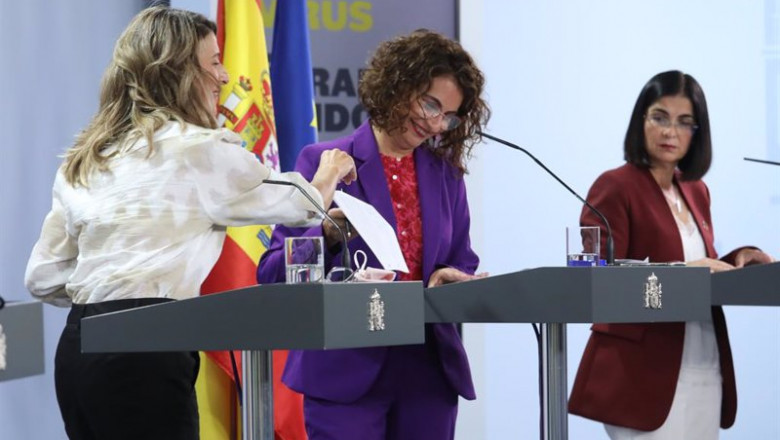ep la ministra trabajo y economia social yolanda diaz la ministra portavoz y de hacienda maria jesus
