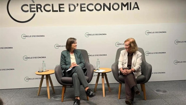 ep la presidenta del cercle deconomia teresa garcia mil y la presidenta de airef cristina herrero