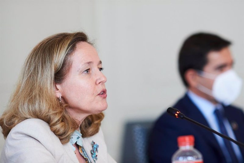 Calviño cree que los indultos contribuirán a la estabilidad y evolución económica