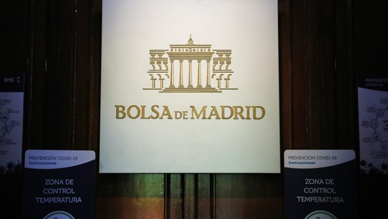 ep logo de la bolsa de madrid en el interior del palacio de la bolsa