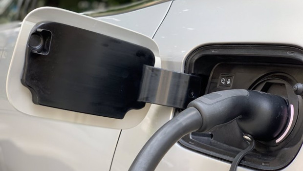 ep motor  las ventas de vehiculos electricos en espana crecen un 31 en julio y alcanzan una cuota