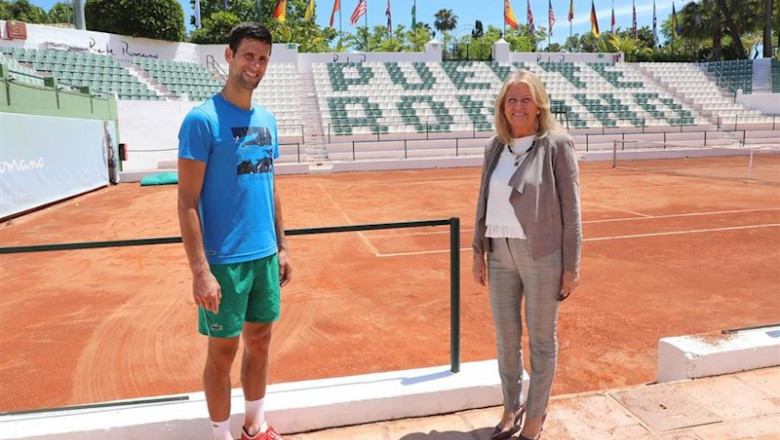 ep novak djokovic en el club puente romano de marbella junto a la alcaldesa de la ciudad angeles ep novak djokovic en el club puente romano de marbella junto a la alcaldesa de la ciudad angeles