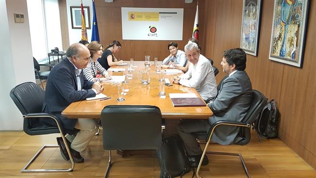 Oliver se reúne con representantes de Airbnb | TWITTER ISABEL OLIVER ep oliverreunerepresentantesairbnb