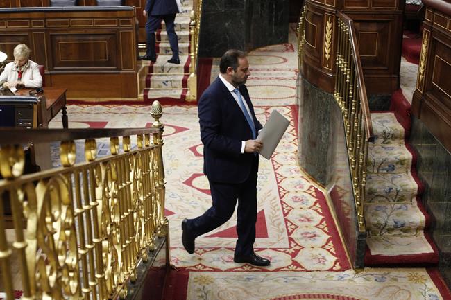 Pleno en el Congreso para debatir la nueva normativa para los vehículos de alqui | Eduardo Parra - Europa Press ep plenocongresodebatirnueva normativalos vehiculosalqui