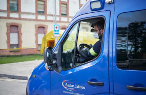ep una ambulancia del 112 entra en el complejo hospitalario de navarra durante a pandemia covid-19