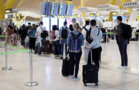 ep varios pasajeros en la terminal t4 del aeropuerto adolfo suarez   madrid barajas a 24 de mayo de