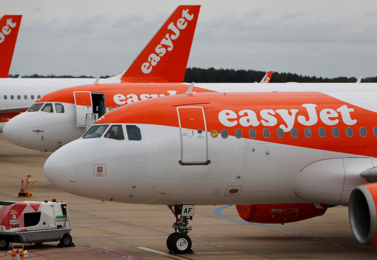 EasyJet se disculpa por los retrasos y anuncia la cancelación de más vuelos