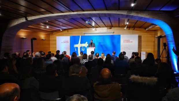 ep adrian barbon interviene en una jornada de la fsa psoe en aviles