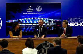 ep archivo   de izquierda a derecha la directora de soluciones de negocio de vodafone empresas nerea