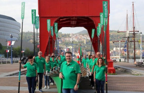 ep el candidato del pnv por bizkaia al congreso de los diputados al frente de la trainera con el